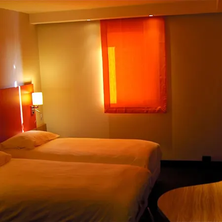 Ibis Styles Romans-valence Gare Tgv 3* Alixan