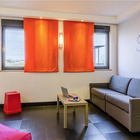 Hotel Ibis Styles Romans-valence Gare Tgv 3*