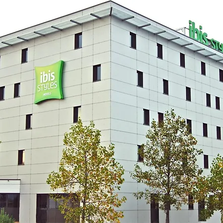 Ibis Styles Romans-valence Gare Tgv 3*