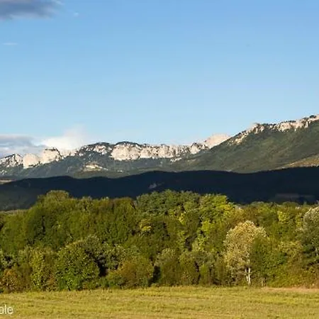 Ibis Styles Romans-valence Gare Tgv 3* Alixan