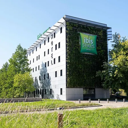 Hotel Ibis Styles Romans-valence Gare Tgv