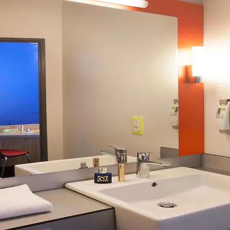 Ibis Styles Romans-valence Gare Tgv أليكْسا